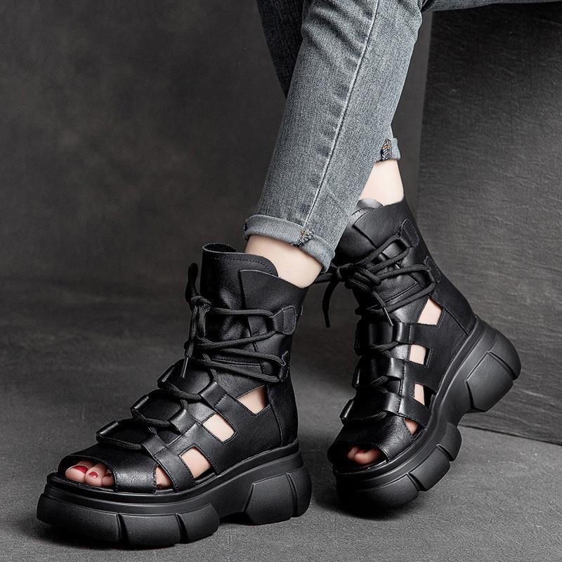 Nouvelles sandales et bottes ajourées