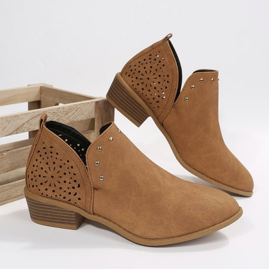 Bottines cloutées rétro à bout pointu