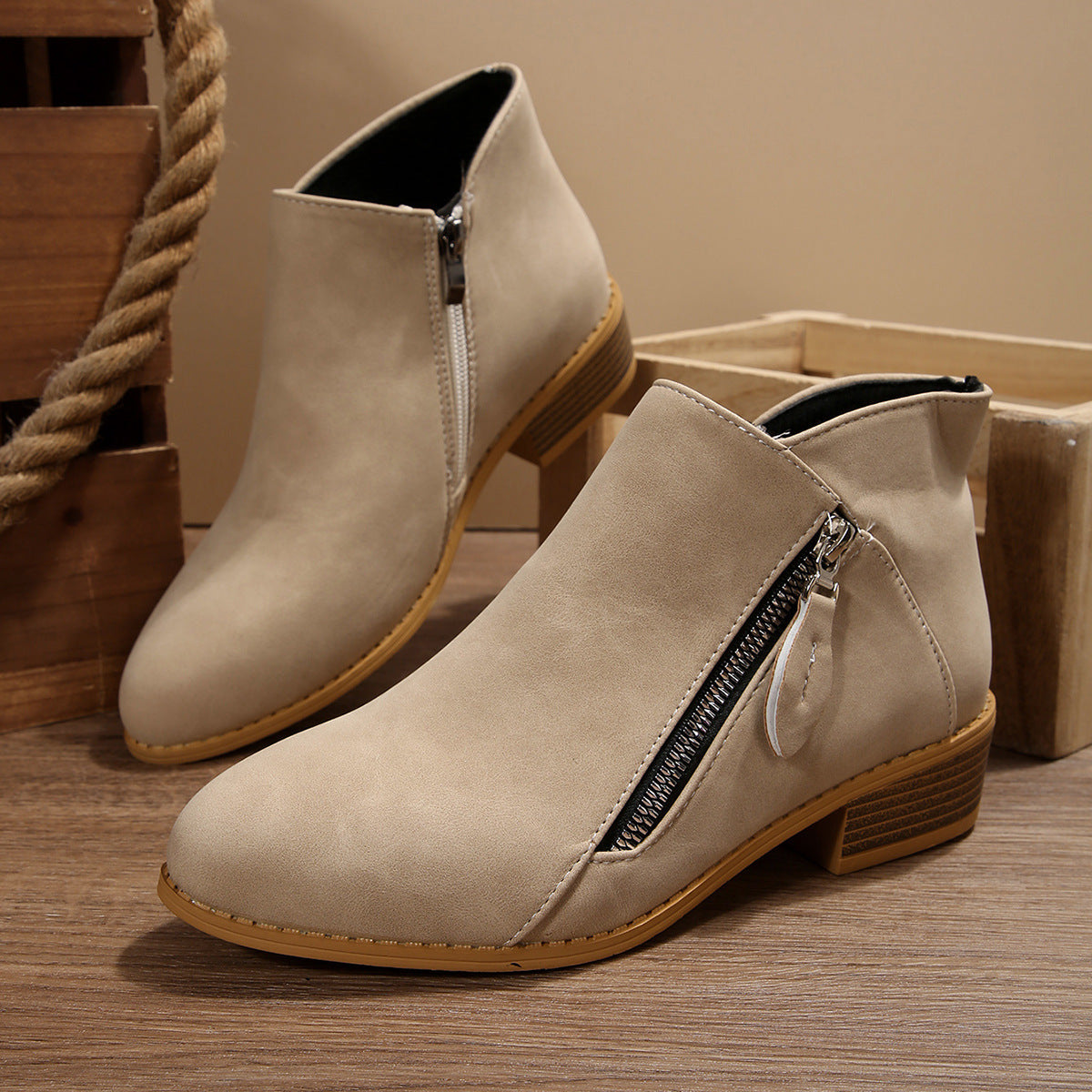 Bottines à talons épais et bout pointu