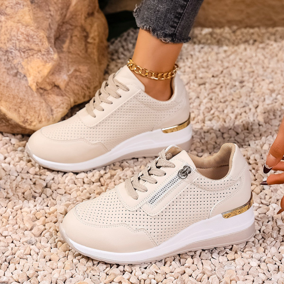 Chaussures avec talon compensé mi-haut