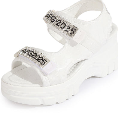 Sandales avec lettres en strass