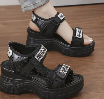 Sandales avec lettres en strass