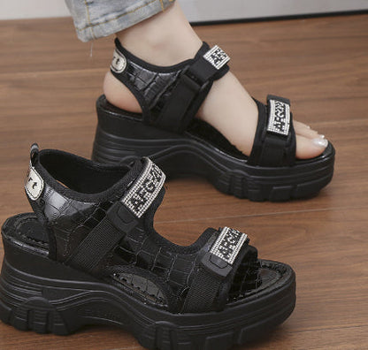 Sandales avec lettres en strass