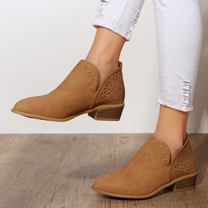 Bottines cloutées rétro à bout pointu