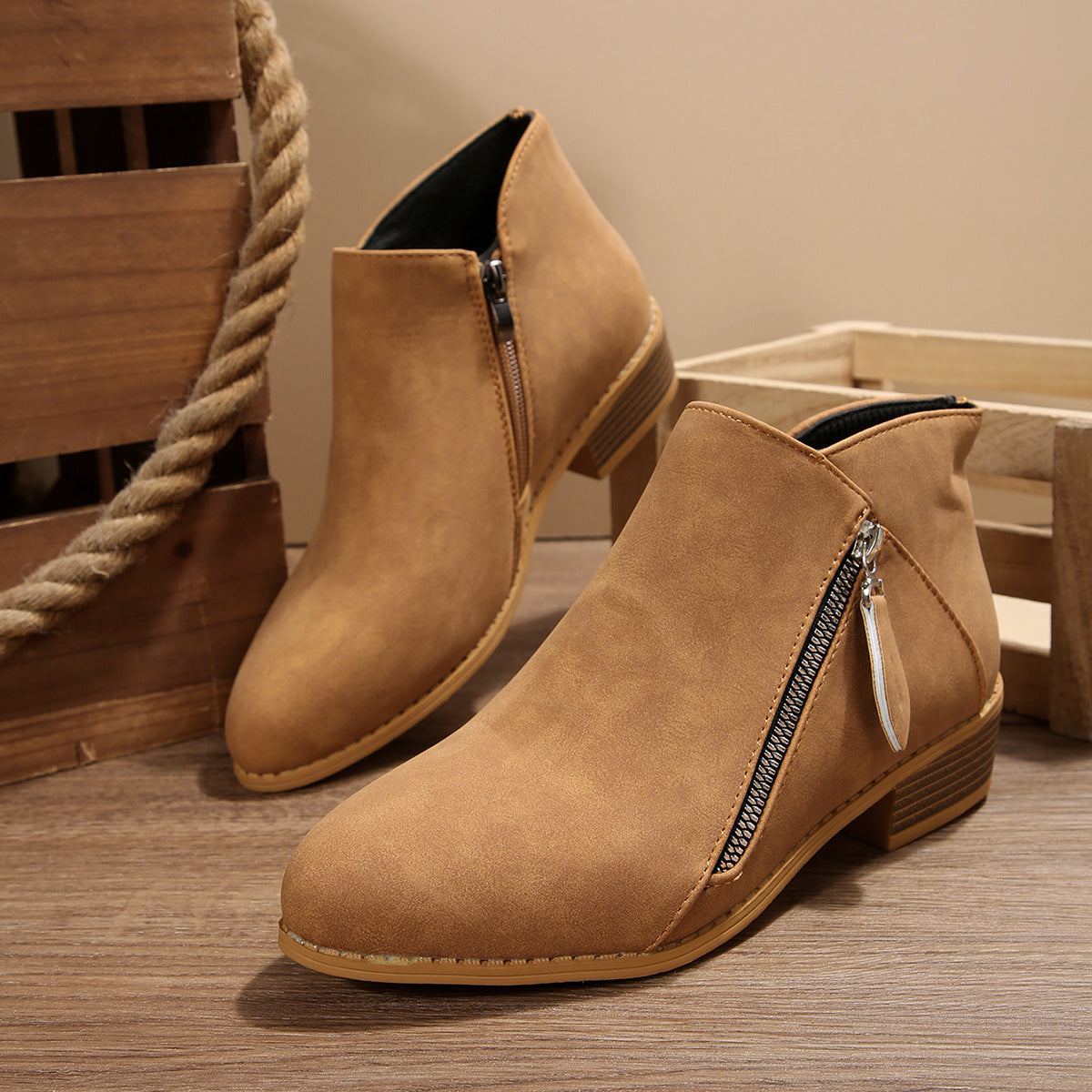 Bottines à talons épais et bout pointu