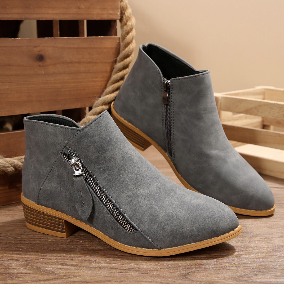 Bottines à talons épais et bout pointu